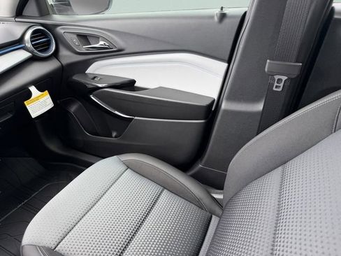 New 2026 Chevrolet Trax LT w/ Driver Confidence Package FWD image 17