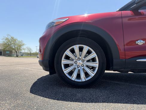 Used 2022 Ford Explorer King Ranch w/ Premium Technology Package AWD/4WD image 17