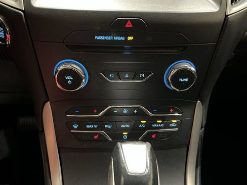 Used 2016 Ford Edge SEL w/ Equipment Group 201A FWD image 17