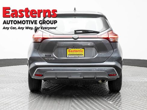 Used 2023 Nissan Kicks S FWD image 6
