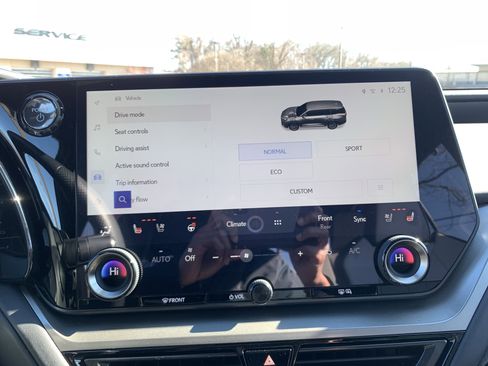 Used 2025 Lexus TX 500h AWD image 24