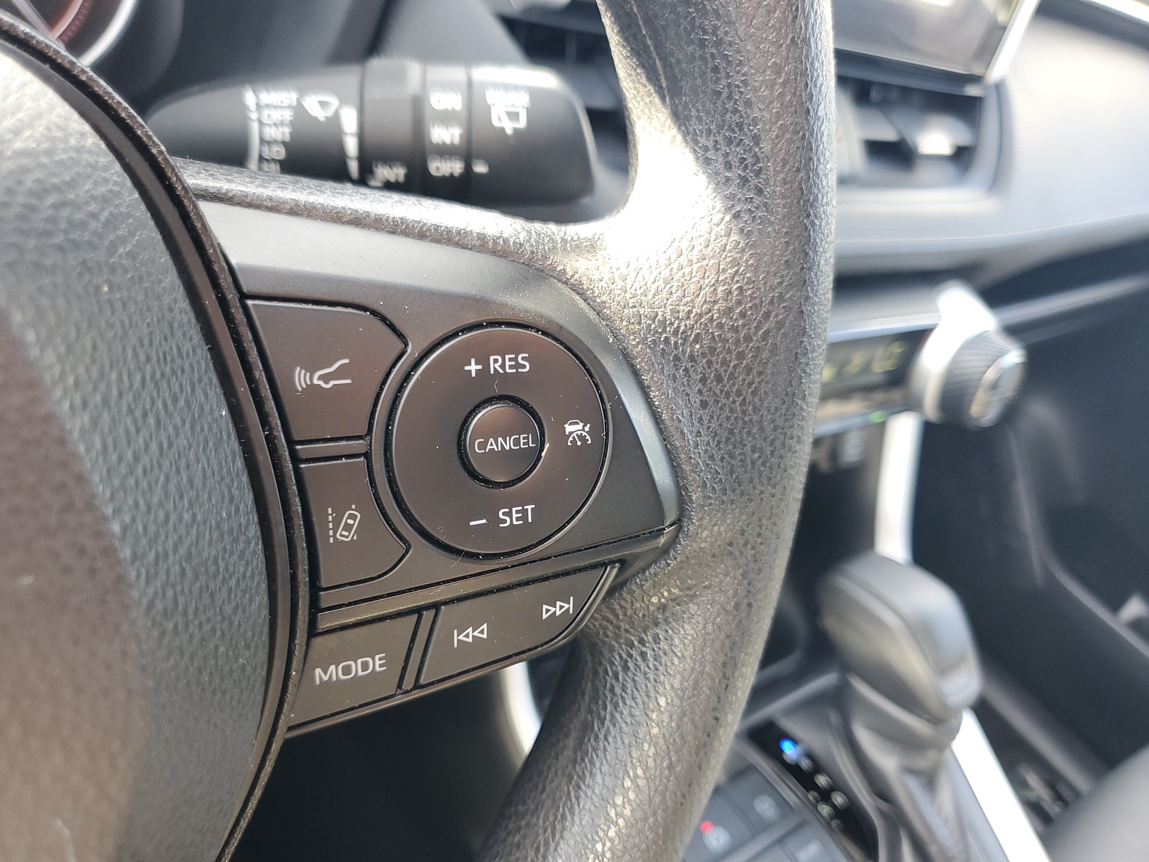 Certified 2025 Toyota RAV4 XLE AWD/4WD image 24
