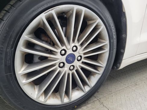 Used 2016 Ford Fusion SE w/ Equipment Group 202A image 31