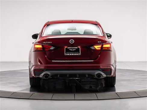 Used 2022 Nissan Altima 2.5 SR FWD image 4