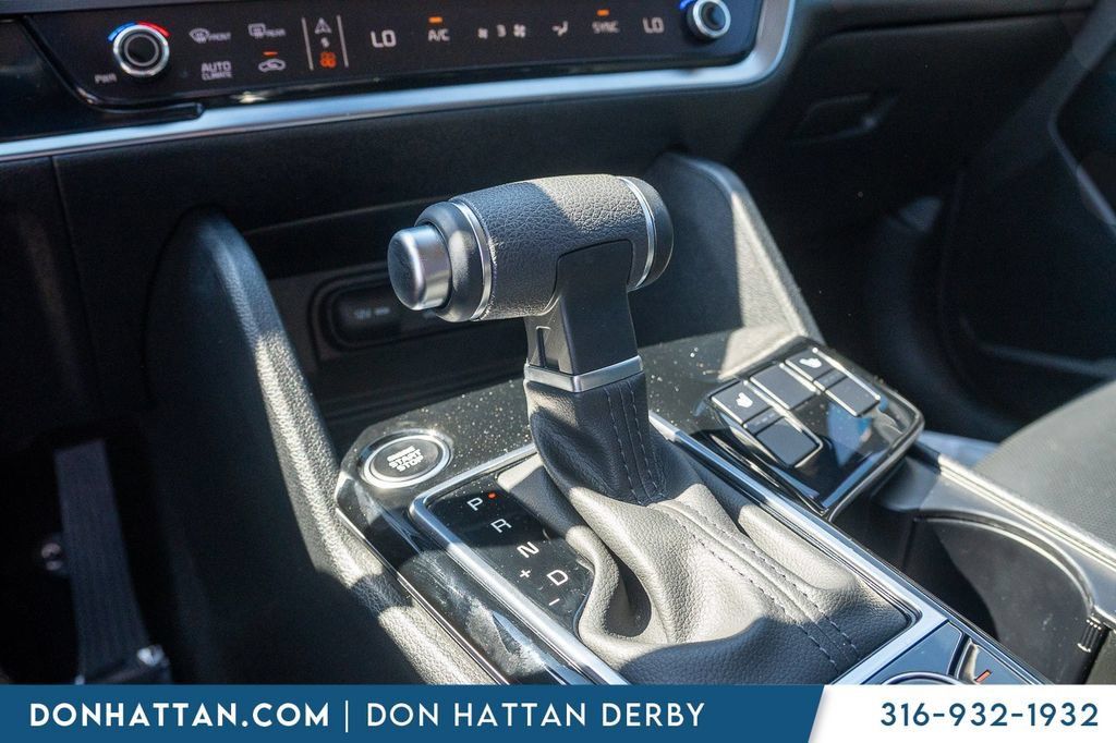 Used 2025 Kia Sportage EX FWD image 11
