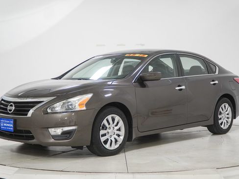 Used 2015 Nissan Altima 2.5 S w/ Power Driver Seat Package FWD image 4