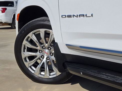 Used 2024 GMC Yukon XL Denali w/ Advanced Technology Package image 33