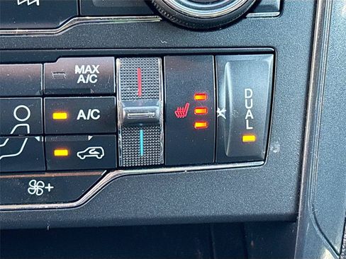Used 2018 Ford Explorer XLT w/ Equipment Group 202A AWD/4WD image 21