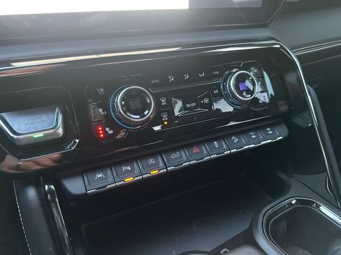 Used 2023 GMC Sierra 1500 AT4X image 17