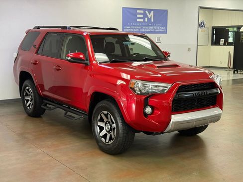 Used 2019 Toyota 4Runner TRD Off-Road Premium AWD/4WD image 2