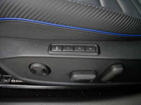 Used 2024 Volkswagen Golf R image 23