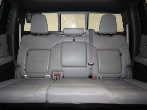 Used 2023 GMC Sierra 1500 SLT w/ SLT Premium Package image 32