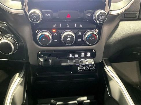 Used 2022 RAM 1500 Big Horn AWD/4WD image 17