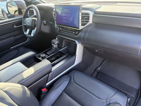 Used 2025 Toyota Sequoia Platinum AWD/4WD image 27