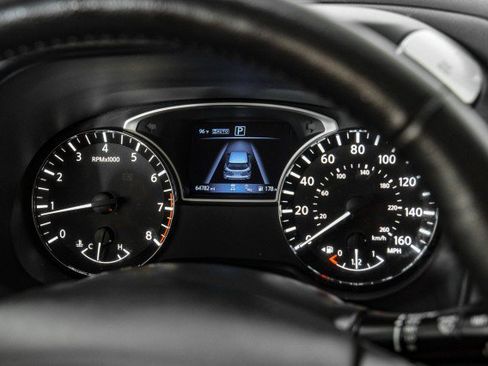 Used 2020 Nissan Pathfinder Platinum AWD/4WD image 14