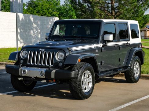 Used 2017 Jeep Wrangler Unlimited Sahara w/ Quick Order Package 24E Chief AWD/4WD image 7