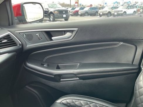 Used 2024 Ford Edge Titanium w/ Class II Trailer Tow Package image 25