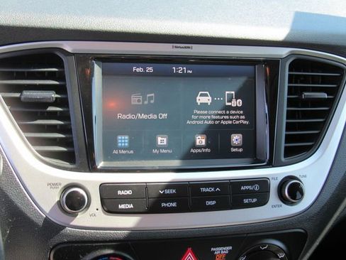 Used 2022 Hyundai Accent SEL image 12