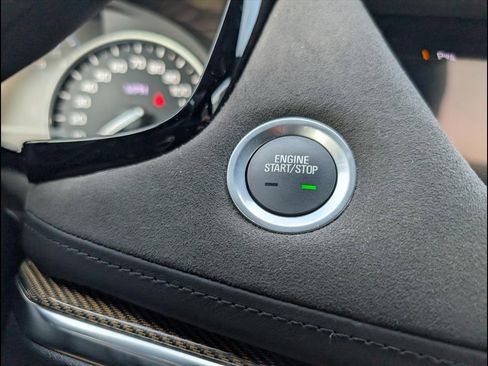 Used 2017 Cadillac XT5 Platinum image 16