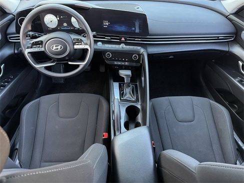 Used 2024 Hyundai Elantra SEL image 9