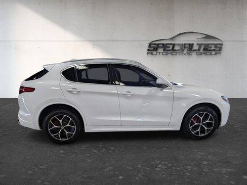 Used 2020 Alfa Romeo Stelvio Ti w/ Active Blind Spot Package AWD/4WD image 11
