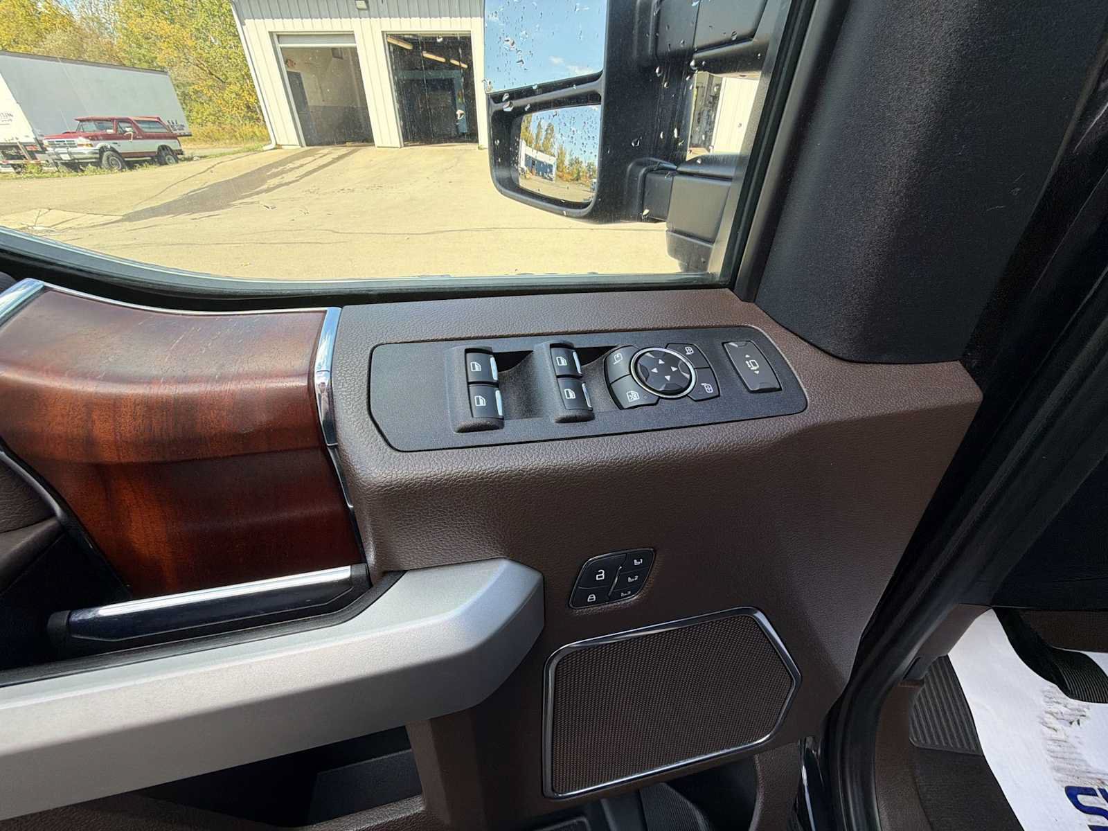 Used 2021 Ford F350 King Ranch w/ King Ranch Ultimate Package AWD/4WD image 15
