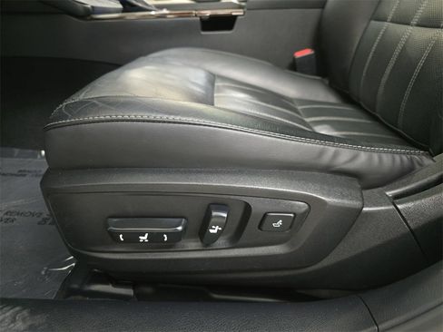 Used 2016 Lexus ES 350 w/ Luxury Package w/Wood Trim image 32