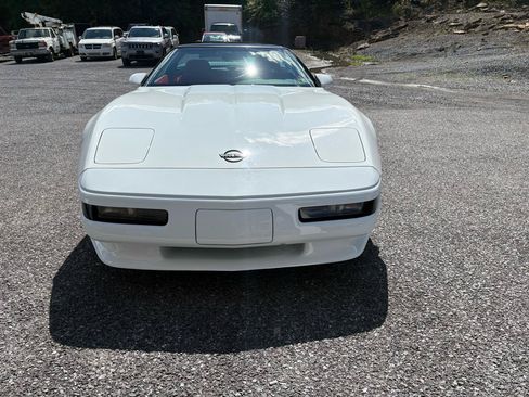 Used 1994 Chevrolet Corvette Coupe RWD image 2