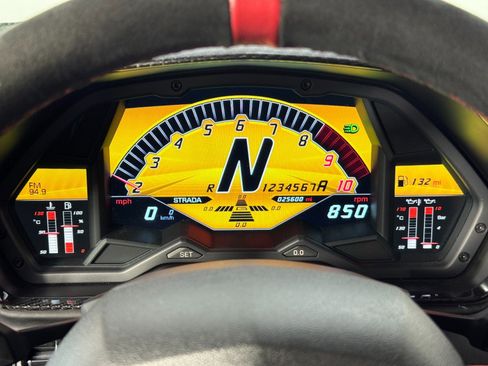 Used 2017 Lamborghini Aventador S image 23