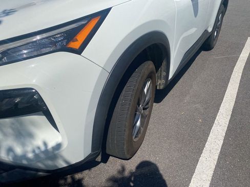 Used 2023 Nissan Rogue S FWD image 2