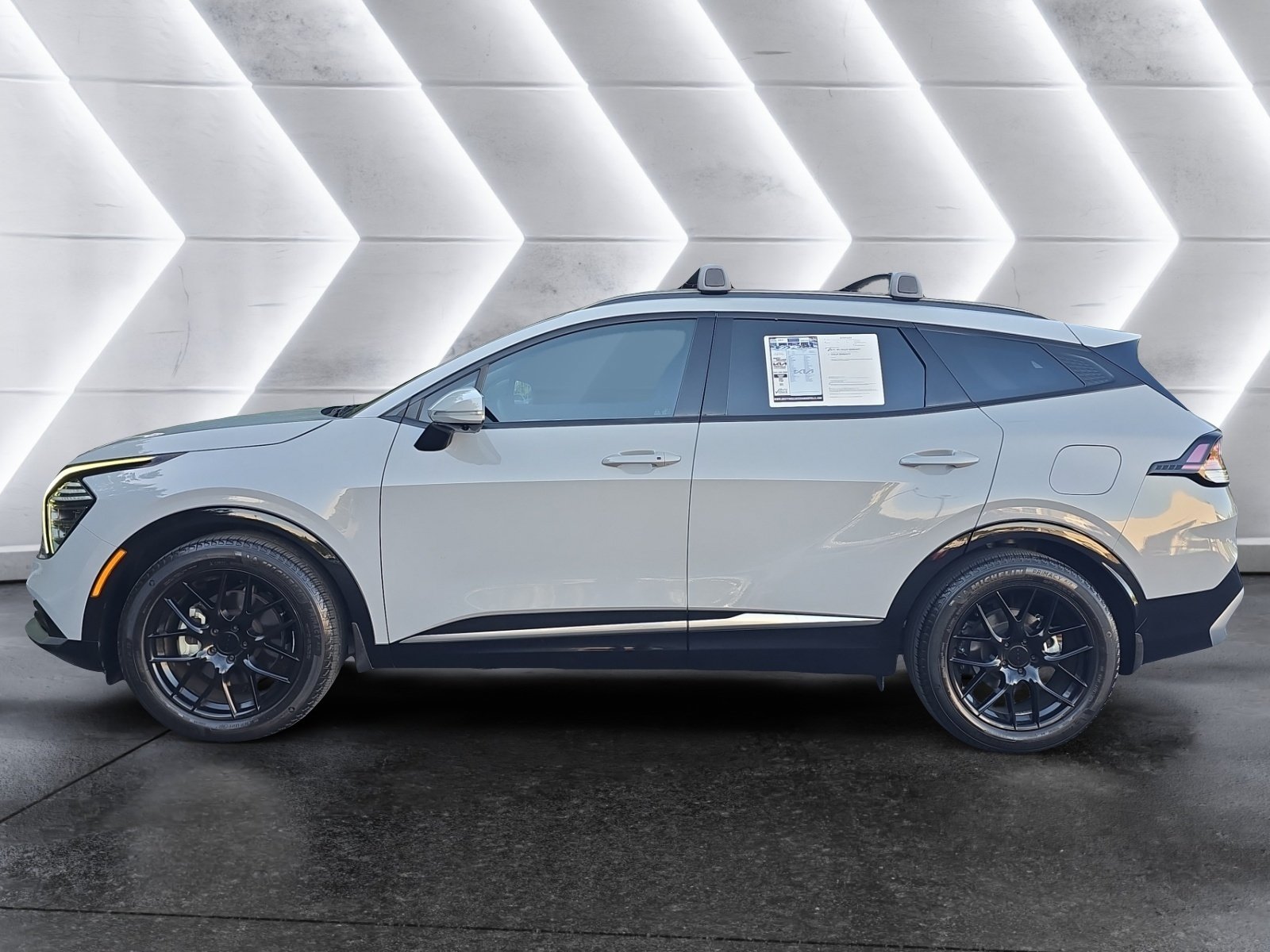 Used 2024 Kia Sportage SX FWD image 2