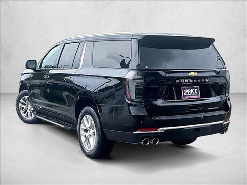 Used 2025 Chevrolet Suburban Premier RWD image 13