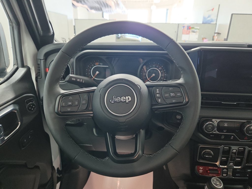 Used 2026 Jeep Wrangler Unlimited Rubicon AWD/4WD image 31