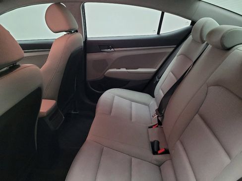 Used 2017 Hyundai Elantra SE image 18