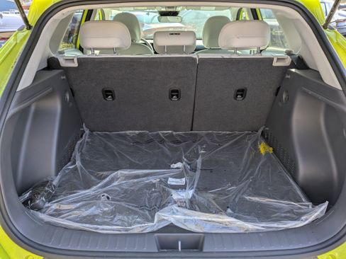 Certified 2025 Hyundai Kona SE image 11