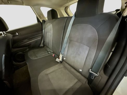 Used 2011 Nissan Rogue S image 27