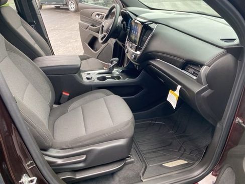 Used 2023 Chevrolet Traverse LT AWD/4WD image 38
