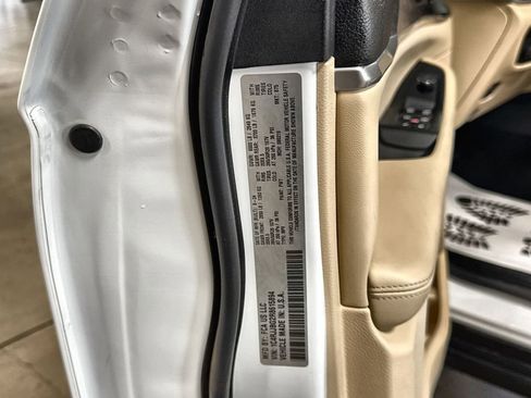 Used 2024 Jeep Grand Cherokee L Limited w/ Black Appearance Package image 35