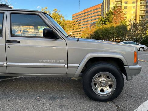 Used 2000 Jeep Cherokee Classic image 5