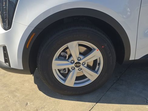 New 2026 Kia Sorento LX FWD image 35