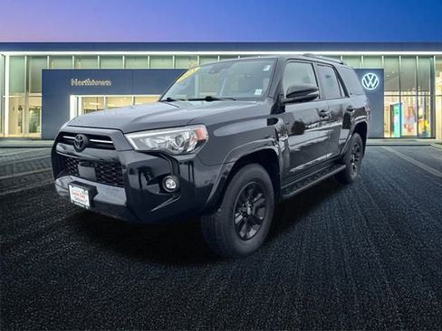 Used 2023 Toyota 4Runner SR5 Premium image 8
