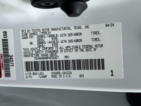 Used 2024 Toyota Sequoia Platinum AWD/4WD image 51