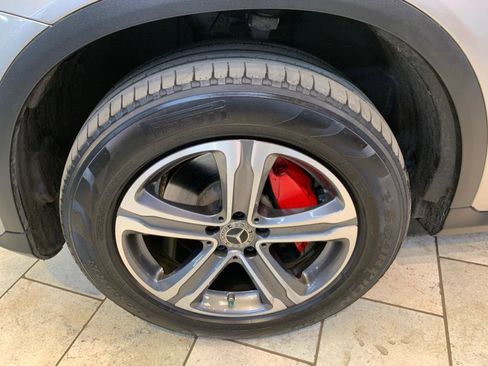 Used 2019 Mercedes-Benz GLC 300 4MATIC image 13