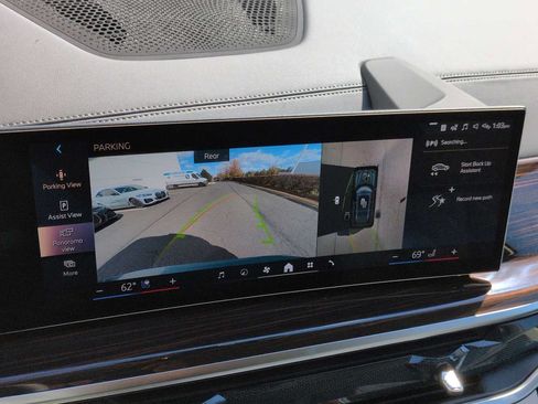 Used 2026 BMW X7 xDrive40i AWD/4WD image 32