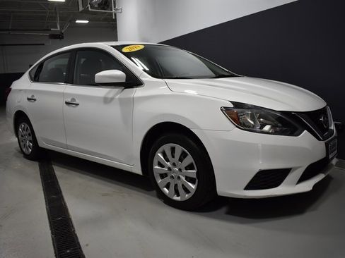 Used 2019 Nissan Sentra S image 6