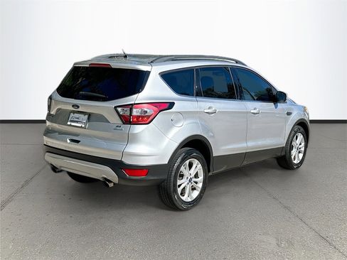 Used 2018 Ford Escape SE image 7