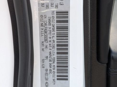 Used 2019 Jeep Grand Cherokee Altitude AWD/4WD image 28