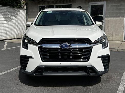 Used 2025 Subaru Ascent Premium AWD/4WD image 2