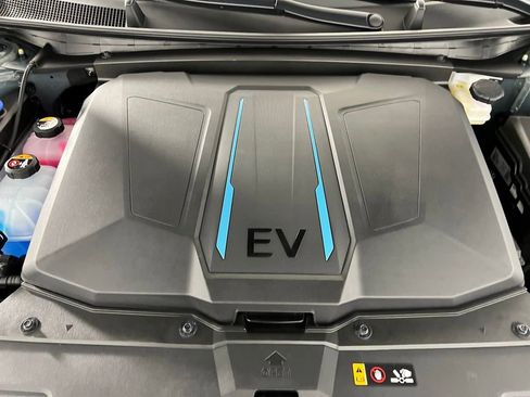 Used 2024 Hyundai Ioniq 5 SE image 34