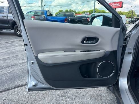 Used 2017 Honda HR-V EX image 14